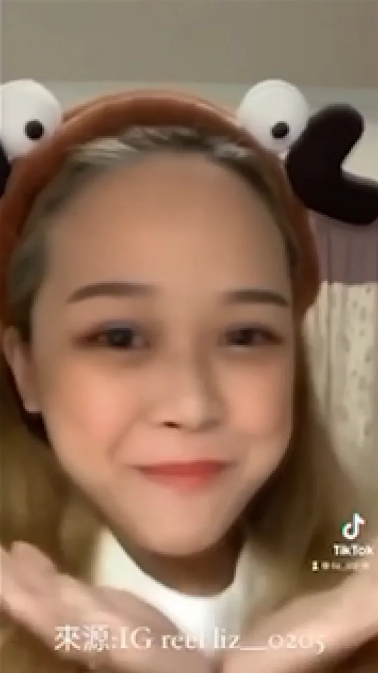 甜妹挑戰「雙下巴舞」。本影片截圖經「IG :reel :liz__0205」授權刊登