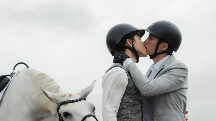 馬場之吻唯美浪漫。結果娛樂提供