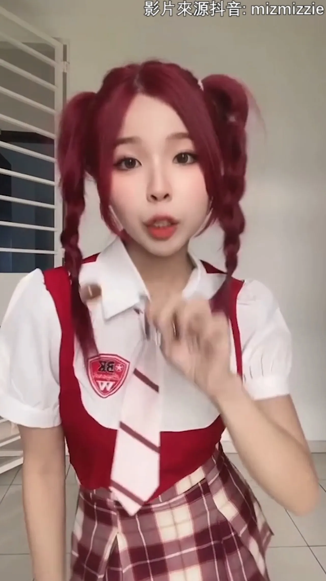 網友直呼俏皮又可愛。本影片截圖經「抖音:@mizmizzie」授權刊登