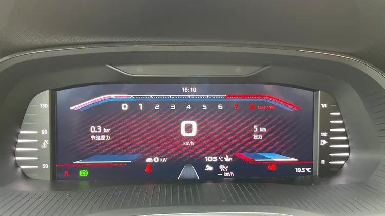 10.25吋數位液晶儀表板，在Octavia RS上也包含專屬熱血顯示等模式切換。陳志淵攝