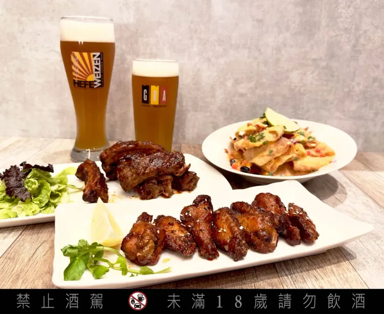 吉比鮮釀餐廳推出12/18冠軍賽、12/17季軍賽的特製餐飲套票。業者提供