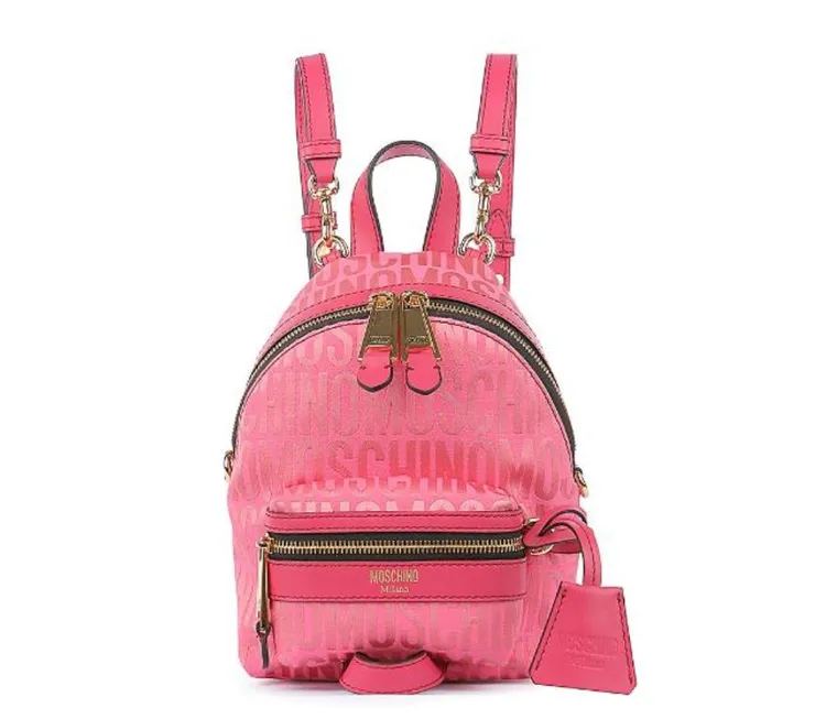 天堂粉ogo提花花後背包，3萬3300元。品牌提供