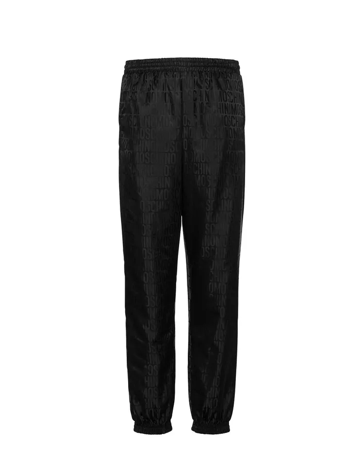 男款墨黑logo提花慢跑褲，2萬7500元。品牌提供