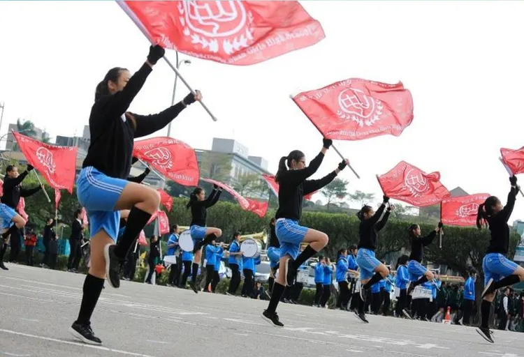 中山女子高級中學旗隊。總統府提供