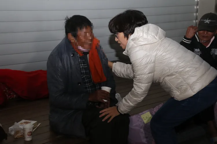 街友低溫關懷。台東縣府提供
