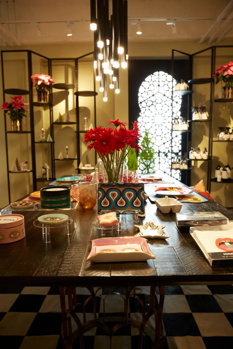 CLUB CORNER線上生活風格選物店網羅精緻奢華而多元的選物。品牌提供