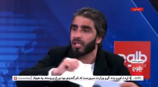 阿富汗禁止女性上大學　教授直播哽咽撕文憑「這不是接受教育的地方」