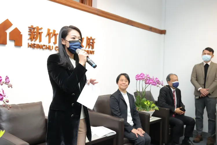 高虹安上工第一天關心教育議題，其中「0到6歲市府養」政見更是不少市民引領期盼。新竹市政府提供