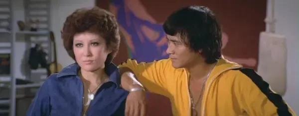 丁珮（左）親自演出《李小龍與我》，李修賢扮演李小龍和她對戲。翻攝搜狐