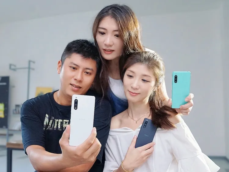 原價12,990元的Sony Xperia 10 IV，結帳再打7.7折。業者提供