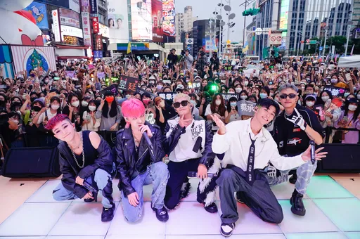 《原子少年》天王星罕見全員到齊 退團「小孩」現身不發一語