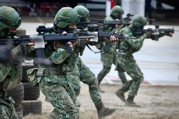 蔡英文說，未來國軍訓練會更精實、更貼近實戰，也更符合現代作戰需求。林林攝