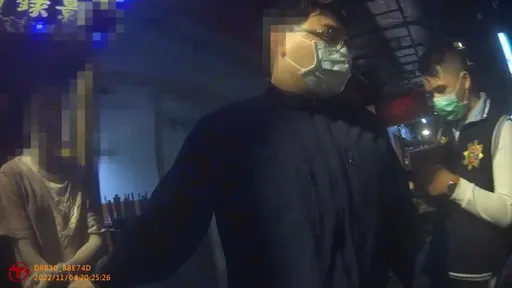 醉男卡拉OK店亂噴滅火器 警察也被噴!這下他可慘了