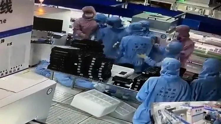 受害者倒地抽搐。翻攝自推特