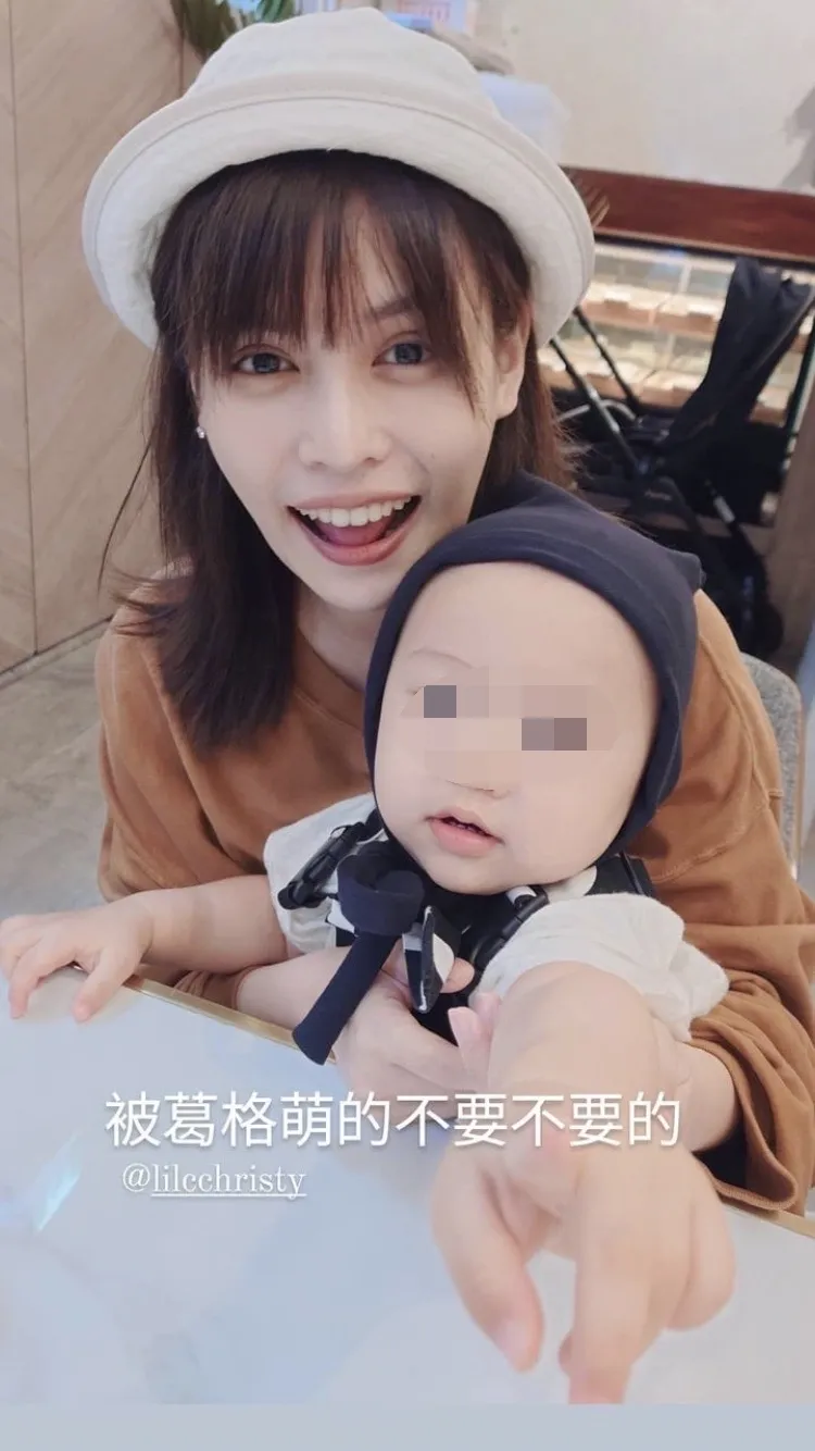 夏宇童日前PO出跟小男嬰合照的幸福模樣。翻攝夏宇童IG