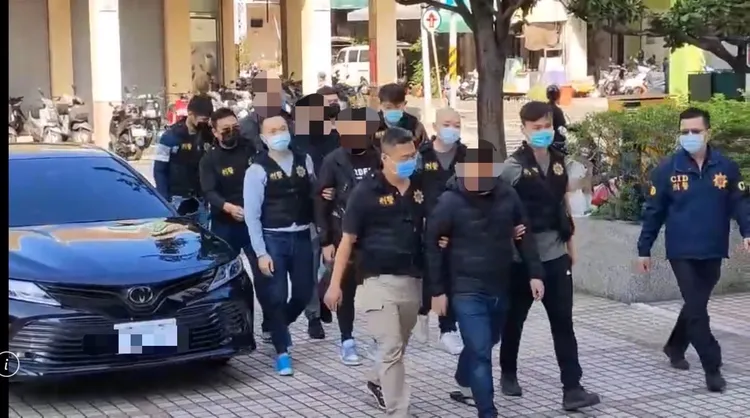 警方逮捕翁姓男子、葉姓主嫌、曾姓男子、黃姓男子等4名歹徒。王勇超攝