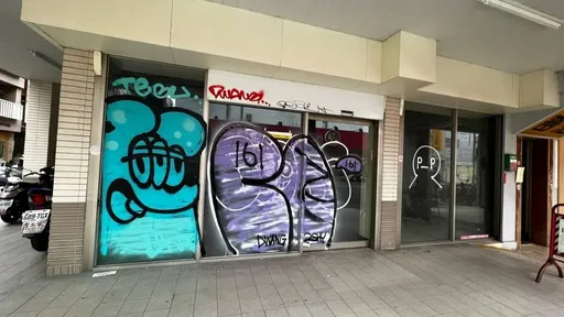 搞怪藝術！塗鴉客攻陷新崛江　高警：加強巡邏