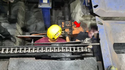 驚悚！台南鋼鐵工人下半身遭機具夾爆　臟器外露當場慘死