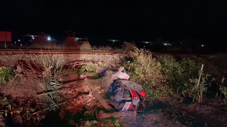 警消將傷者送醫急救。民眾提供