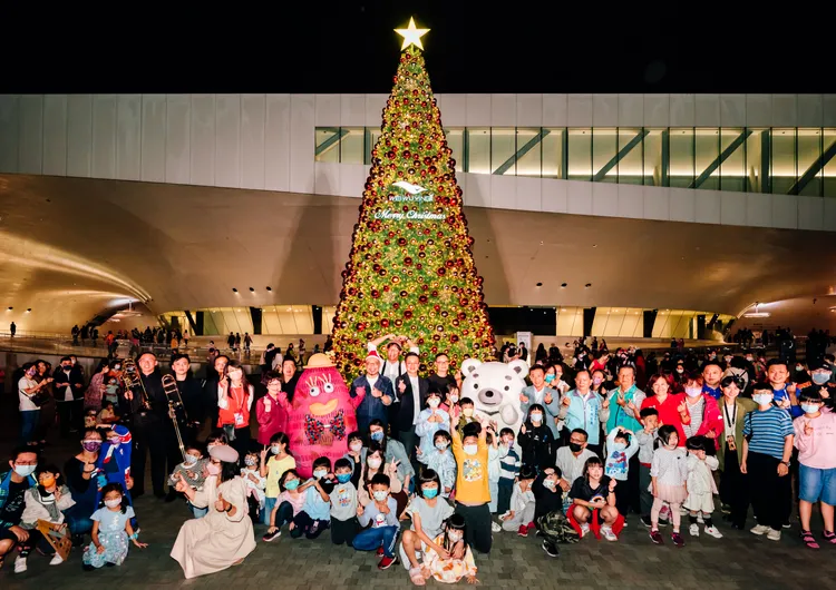 華友聯集團上周舉辦衛武營聖誕點燈活動。衛武營國家藝術文化中心提供。