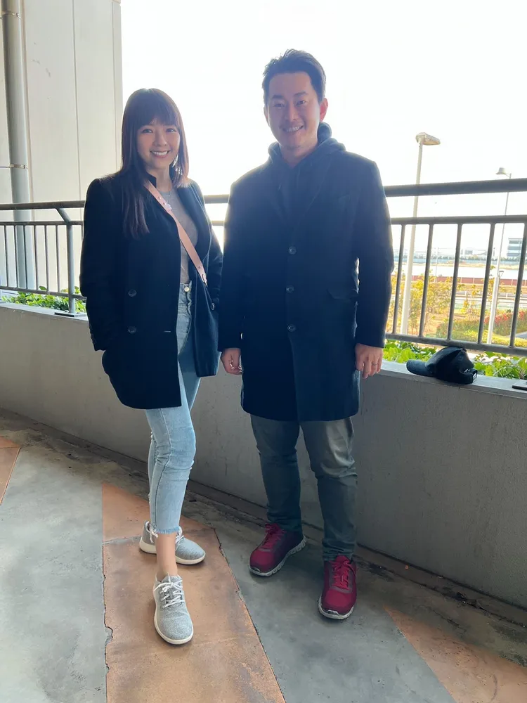 陳柏惟與新科議員「顏色不分藍綠支持性專區顏色田慎節」同框。取自陳柏惟臉書