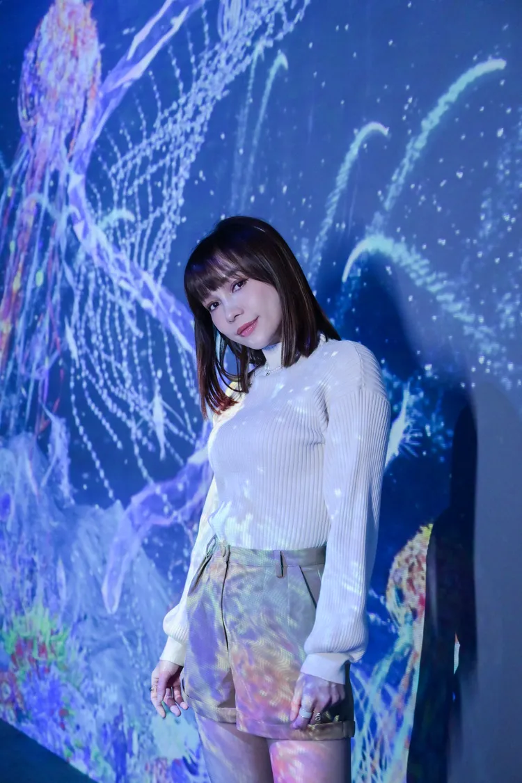 林采欣逛完展後整個少女心大爆發，直呼自己已經忍不住拍好多張照片。寬宏藝術提供