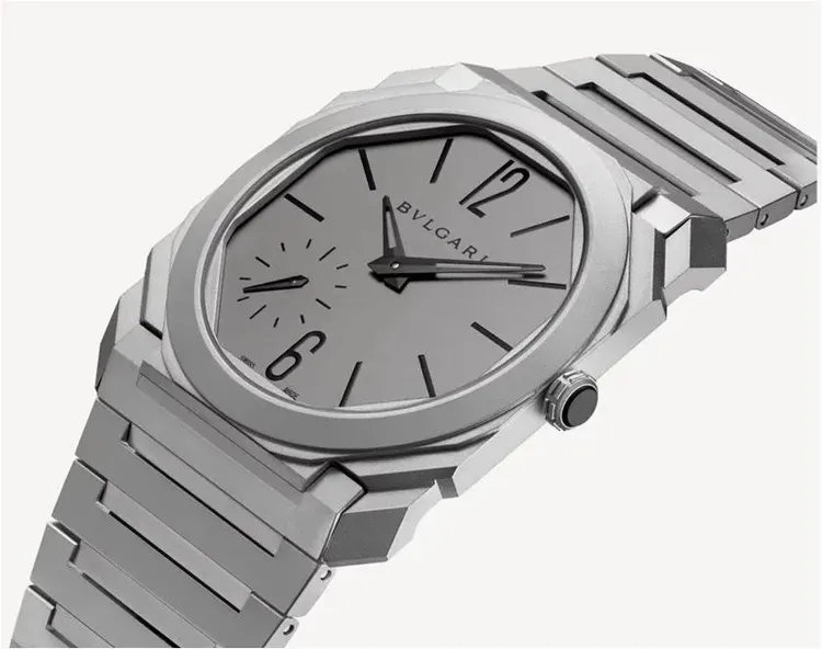 Octo Finissimo三針錶款落於7點處的小秒顯示是其招牌設計之一。翻攝寶格麗官網