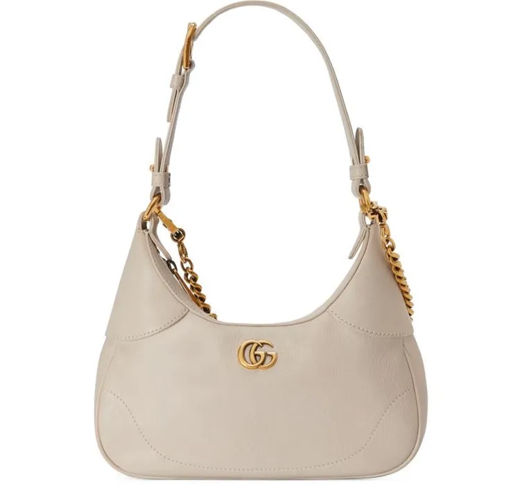 Gucci Aphrodie小型白色肩背鍊帶包，5萬9700元。品牌提供