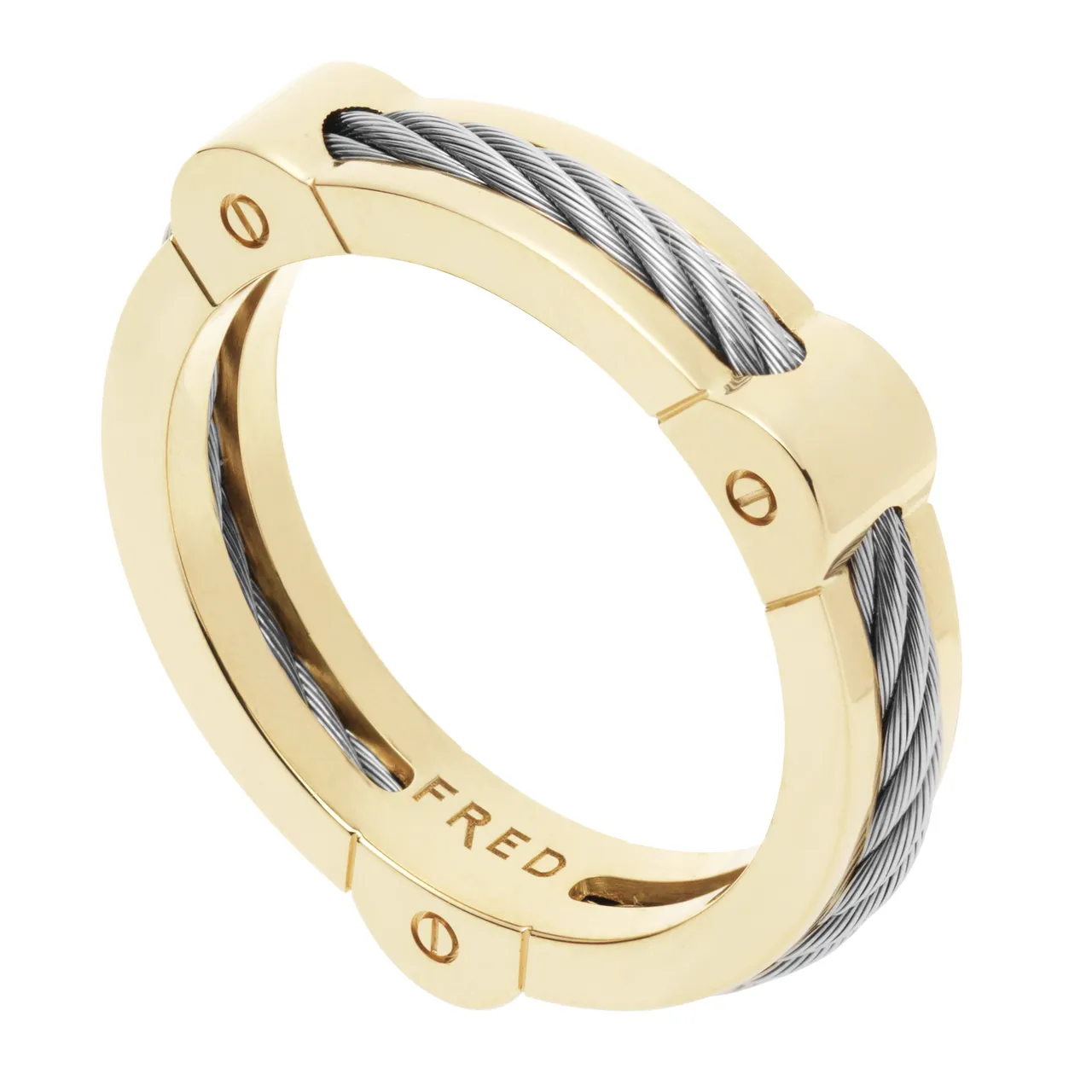 大渊搭配的Force 10 Winch 18K金撘精钢单环戒指，7万8900元。品牌提供