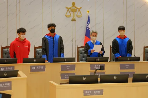 味全龍明星球員變身國民法官！　穿法袍模樣曝光