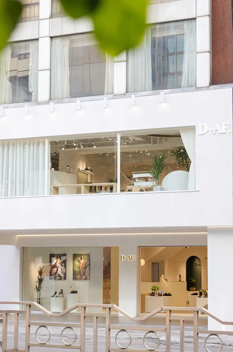 台中旗艦店位於一中商圈。業者提供