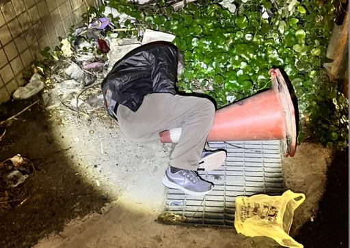 男子酒醉仆街凍僵 警欲叫醒瞬間噴吐嚇壞人