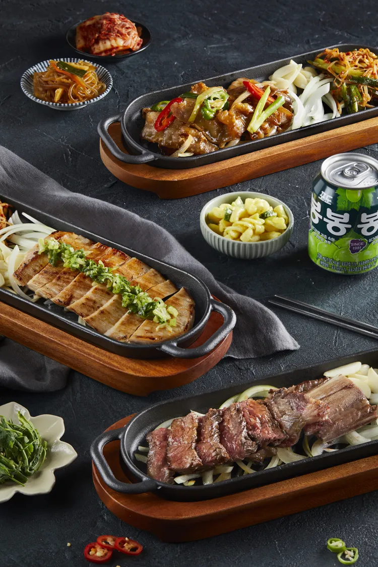 八色烤肉mini以「滋滋火烤盤獨食料理」打響名號。業者提供