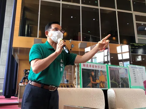 服務到最後一天! 卸任議員攜手社會局長視察山海屯女孩培力據點