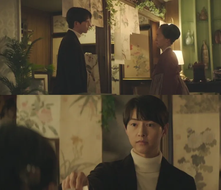 宋仲基拿著紙條證據，直接向車禍幕後指使者奶奶攤牌。翻攝friDay影音