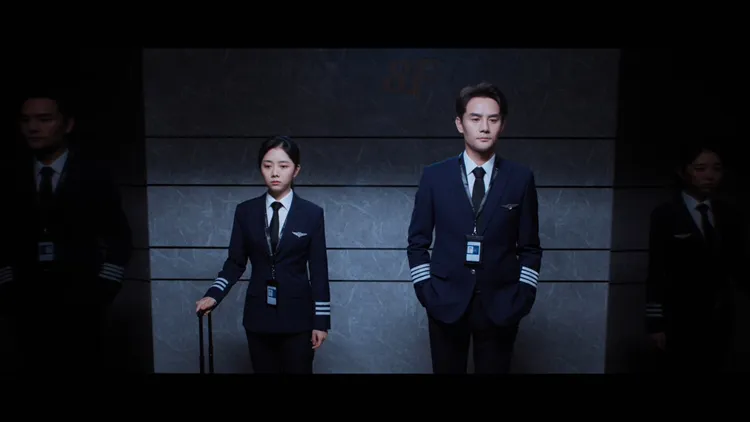 譚松韻和王凱合作《向風而行》。龍華電視提供