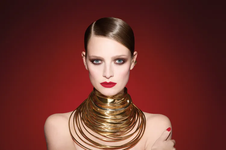 NARS為農曆新年打造的流金緞紅系列。品牌提供