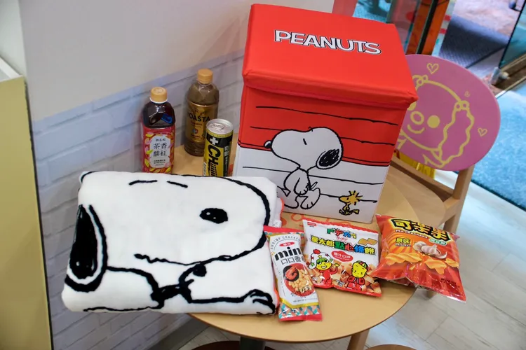 499元福袋-SNOOPY摺疊收納箱款。陳志淵攝