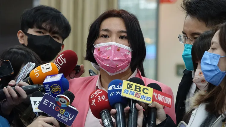 陳玉珍認為，是否有必要在會議期間粗暴對待國會議員，有待商榷。莊宗達攝