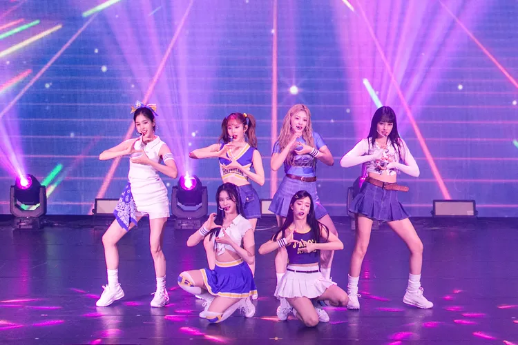 STACY今晚首度在台表演，可愛甜美。D-SHOW