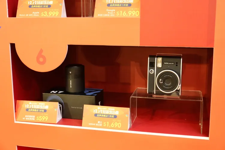 空氣清淨零死角未來實驗室 N7 空氣清淨機通通優惠價599元。陳志淵攝