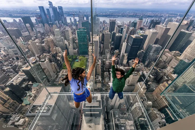 可用全新視野欣賞不同角度的紐約市中心，不論白天、日落或夜景都能令人過目不忘。Klook提供
