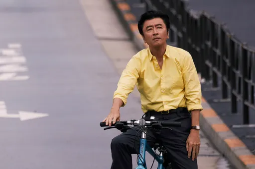 桑田佳祐推超級精選輯　親解專輯封面美眉何許人也