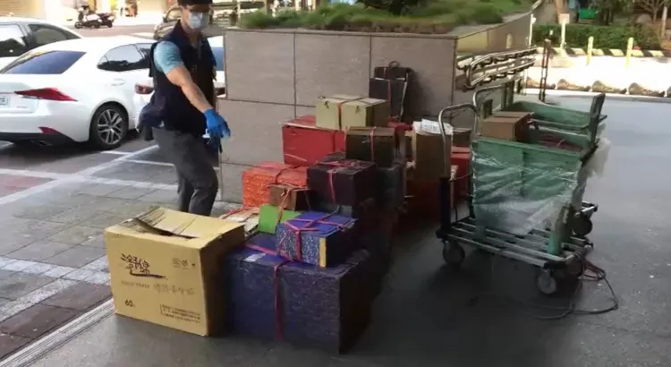 警方追回遭騙的古董。翻攝畫面