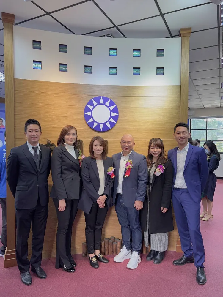 KK政線表示，民進黨用權勢秘術獲得闇黑勝利。KK政線提供