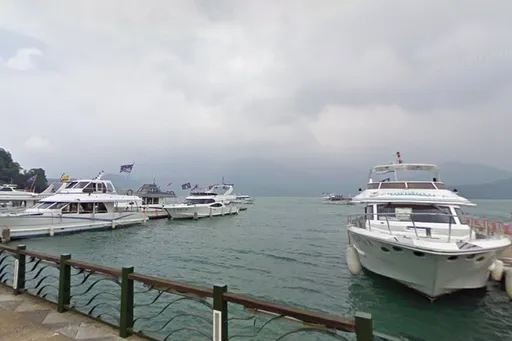 日月潭「帶位停車」收200元 她驚「公有地收費?」網曝:很黑啊