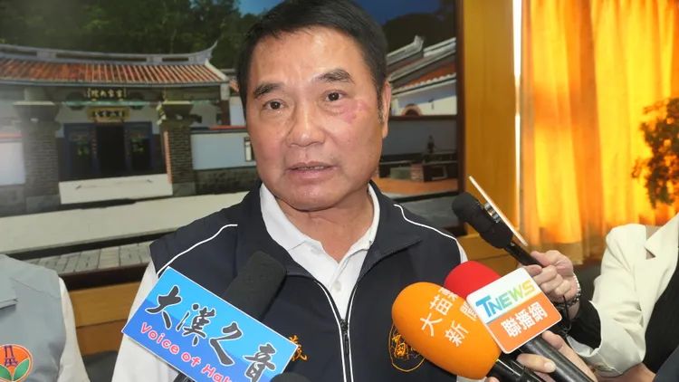 苗栗縣長鍾東錦就任前四天，面臨檢方提起當選無效，鍾極為不滿、質疑檢方執法偏頗。資料相片