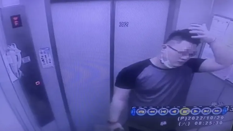 狼司機離去，竟得意對著鏡子撥頭髮。被害人提供