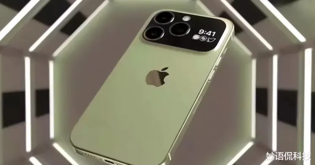 iPhone 15 Pro Max渲染图可见机身背面新增了副屏。翻摄花生科技杂谈