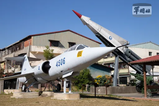 打卡景點再+3!中部軍史公園漫遊 直升機、戰車一次看